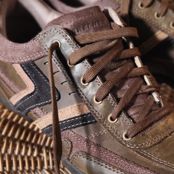 NWOT SKECHERS MENS CASUAL SNEAKERS 63746~ SZ 9.5 brown leather relaxed step - Picture 5 of 13